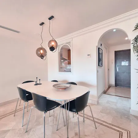 Bhost - Aloha Hill Club ماربيا